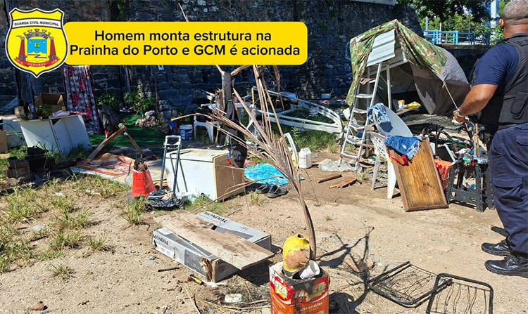 Homem monta estrutura irregular na Prainha do Porto Geral e foi orientado a se retirar do local