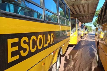 Prefeitura de Corumb&aacute; realiza vistoria semestral nos ve&iacute;culos do transporte escolar da REME