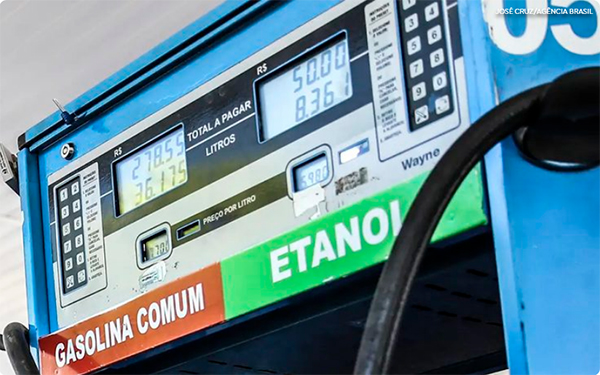 Gasolina com 32% de etanol passa a valer neste s&aacute;bado (1&ordm;)